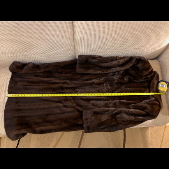 Beautiful mink coat $900 or best offer. - Picture 7 of 8